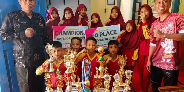 SDN 11 Martapura Bersolek, Ditangan Radiyana Puluhan Prestasi Diraih