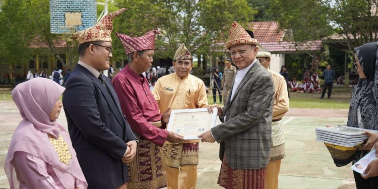 Upacara Hardiknas 2025 di OKU Timur Berlangsung Khidmat