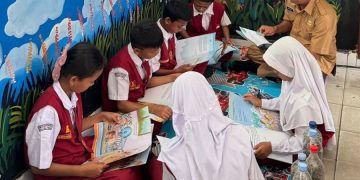 SD Negeri 3 Martapura Gemakan Budaya Literasi Lewat Pojok Baca