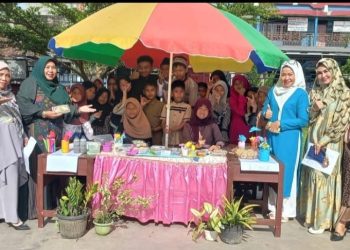 SDN 19 Martapura Didik Siswa dengan Praktik Dagang di Peringatan Maulid Nabi