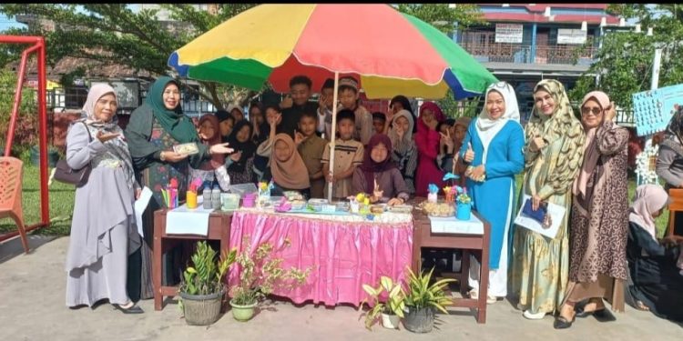 SDN 19 Martapura Didik Siswa dengan Praktik Dagang di Peringatan Maulid Nabi